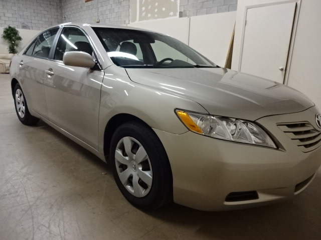 Estate Furnishings, Home Decor, '07 Toyota Camry LE   Auction July 25th 5:30pm