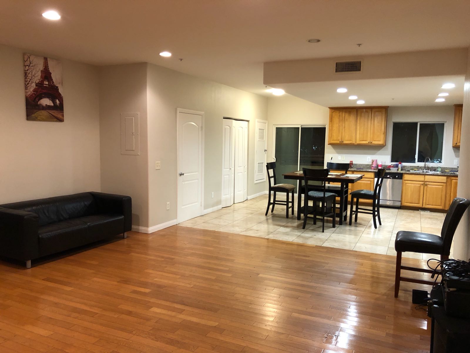 Pennysaver Master Bedroom For Rent In Van Nuys In Los