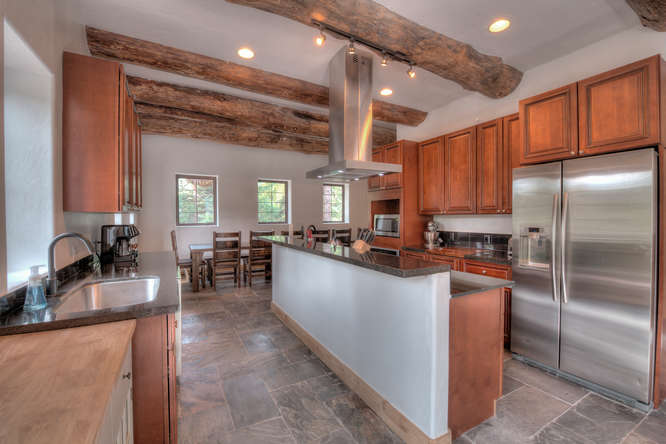 The LOG Lodge gorgeous views in the woods of Breck