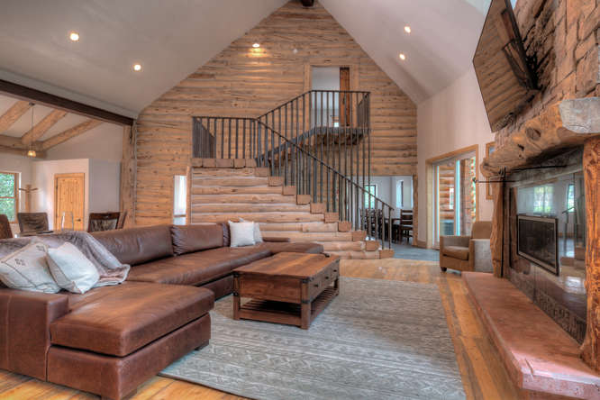 The LOG Lodge gorgeous views in the woods of Breck