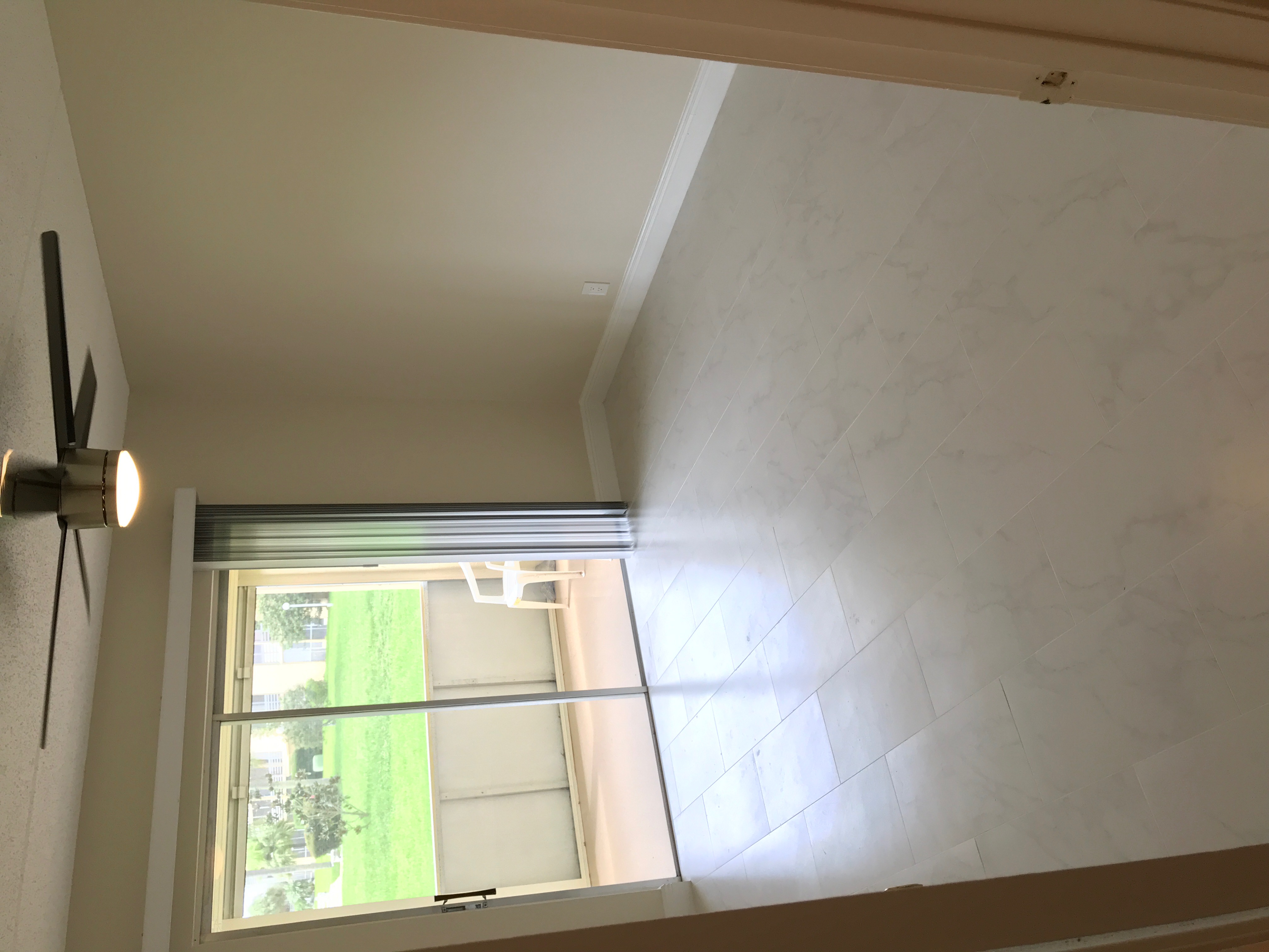REMODELED APARTMENT FOR SALE | Palm Springs, FL | 2 Bed | 1.5 Bath | 825 sq.ft