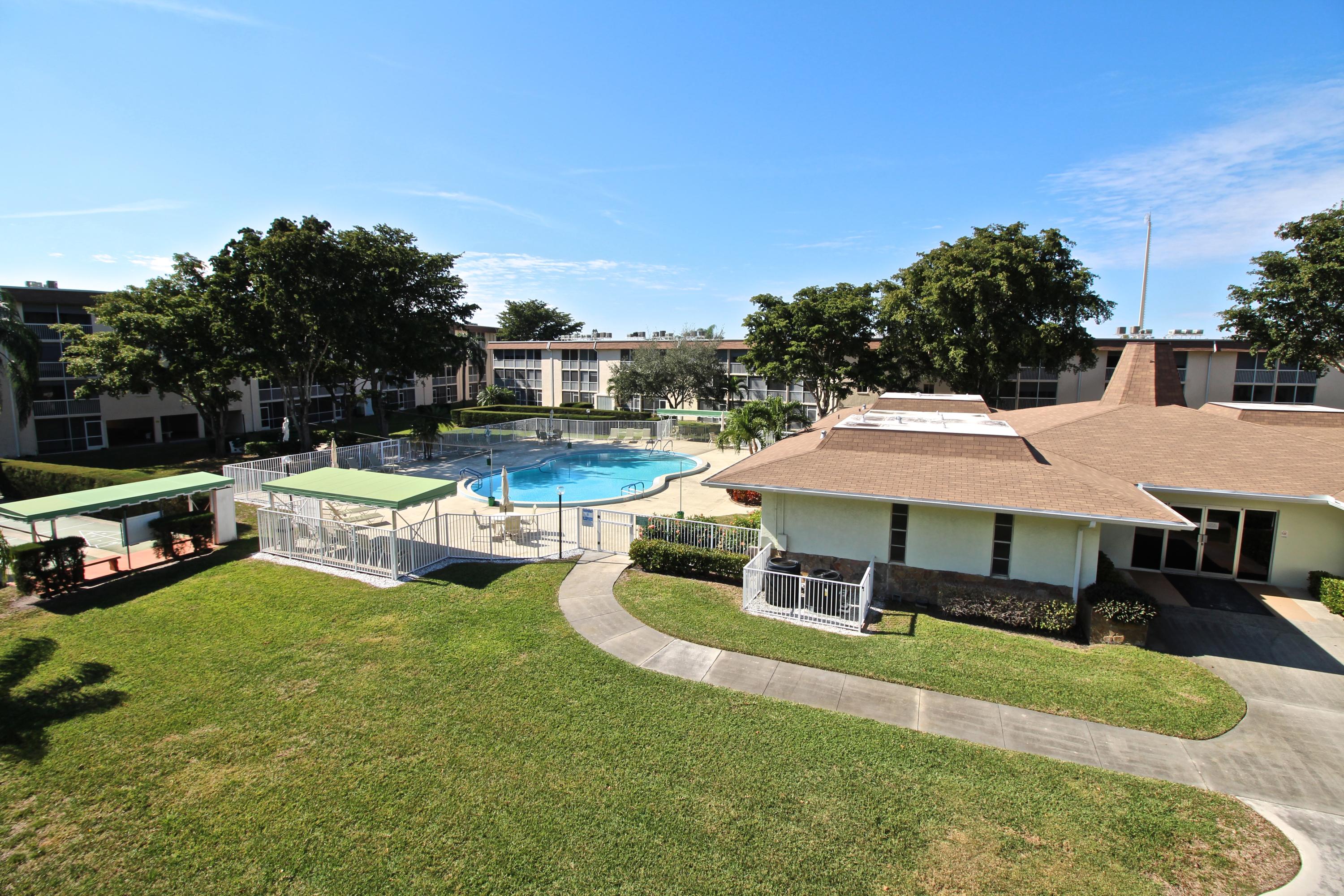 REMODELED APARTMENT FOR SALE | Palm Springs, FL | 2 Bed | 1.5 Bath | 825 sq.ft