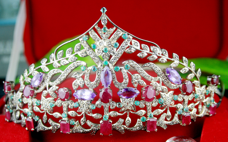 Buy Natural Gold Diamond Tiara Crown at Exciting Price @ Jewels Queen