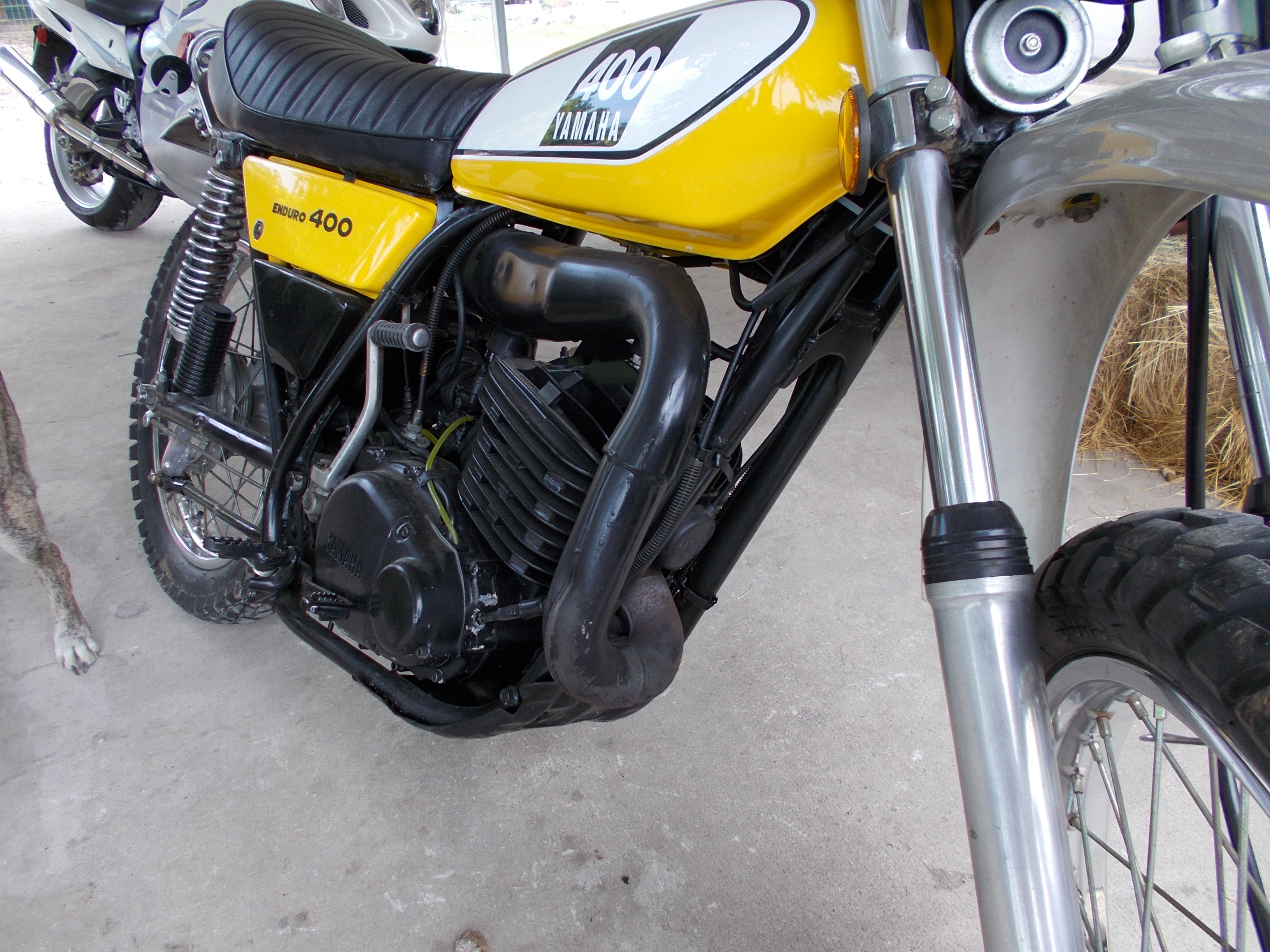 1975 dt400