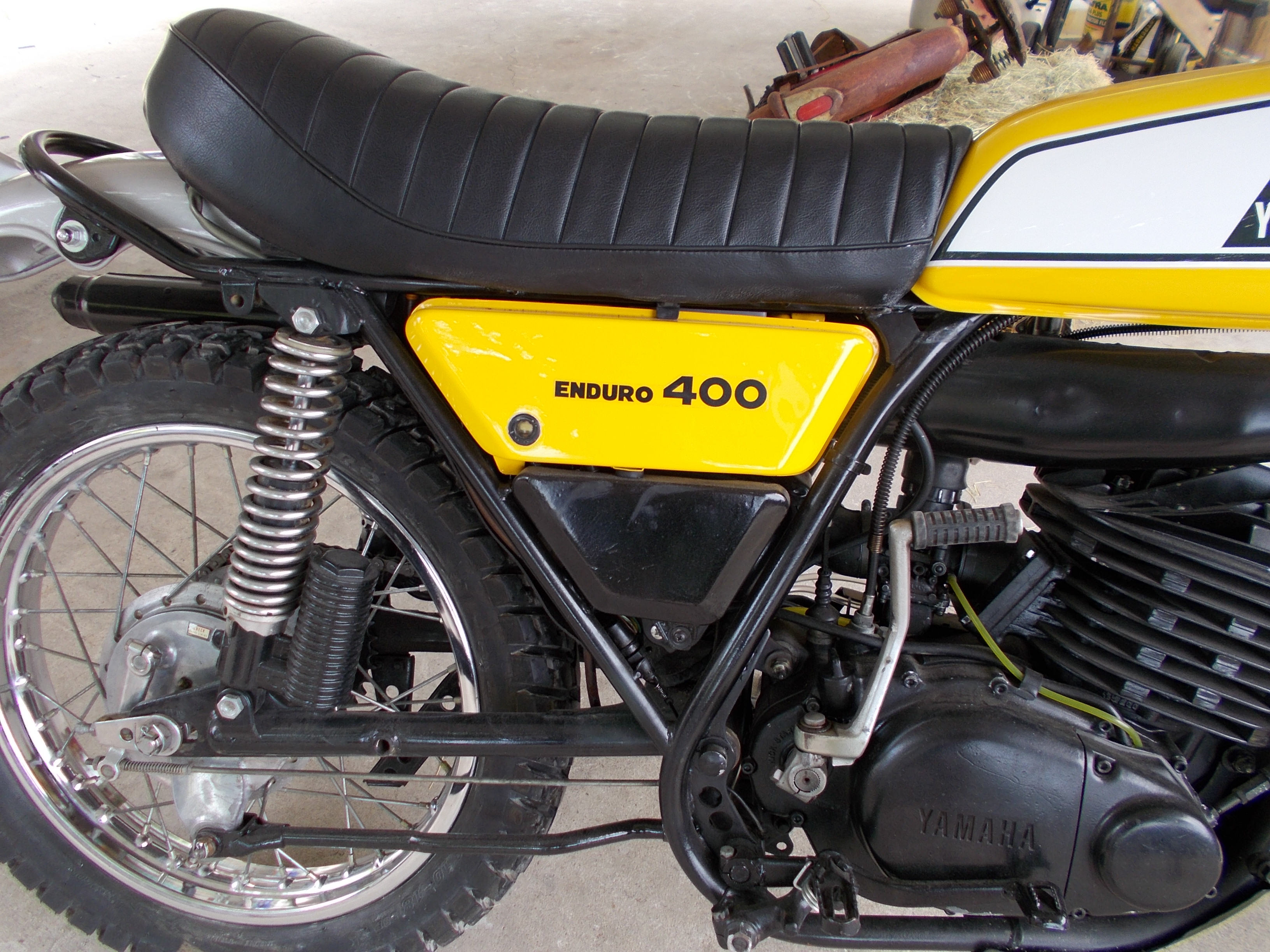 1975 dt400