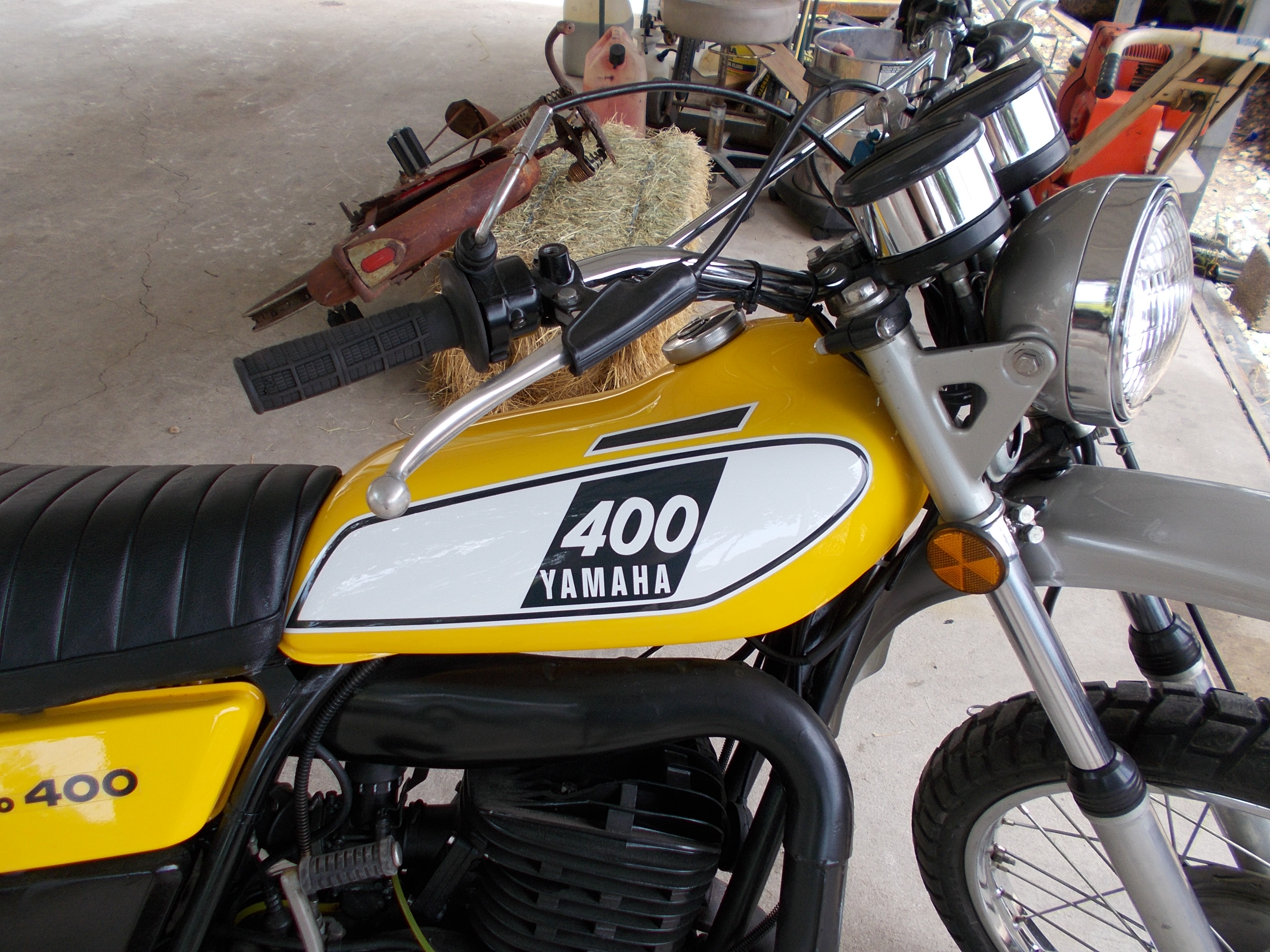 1975 dt400