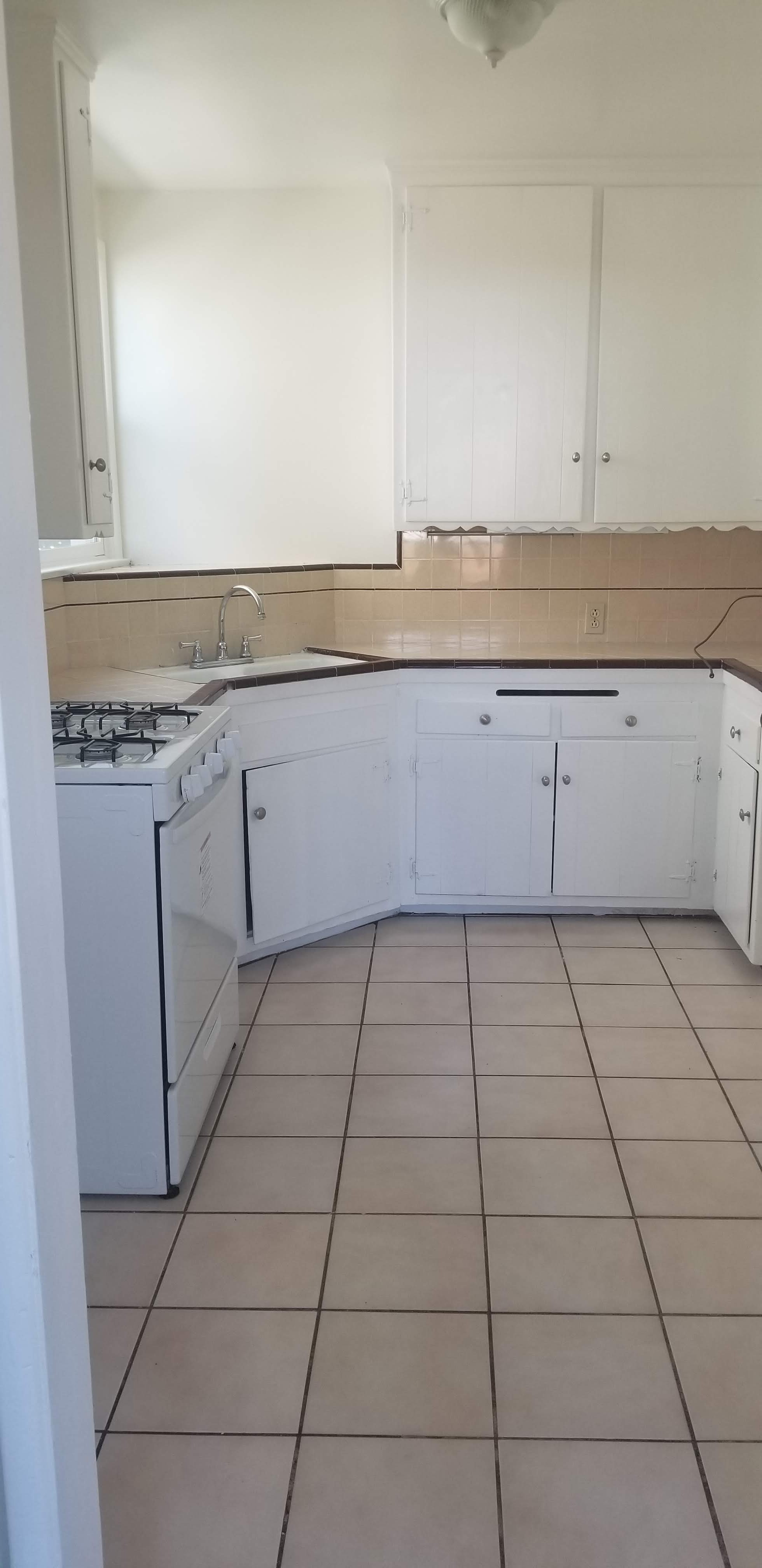 1 bed 1 Bath - Garden Unit with Private entry - Valley Village