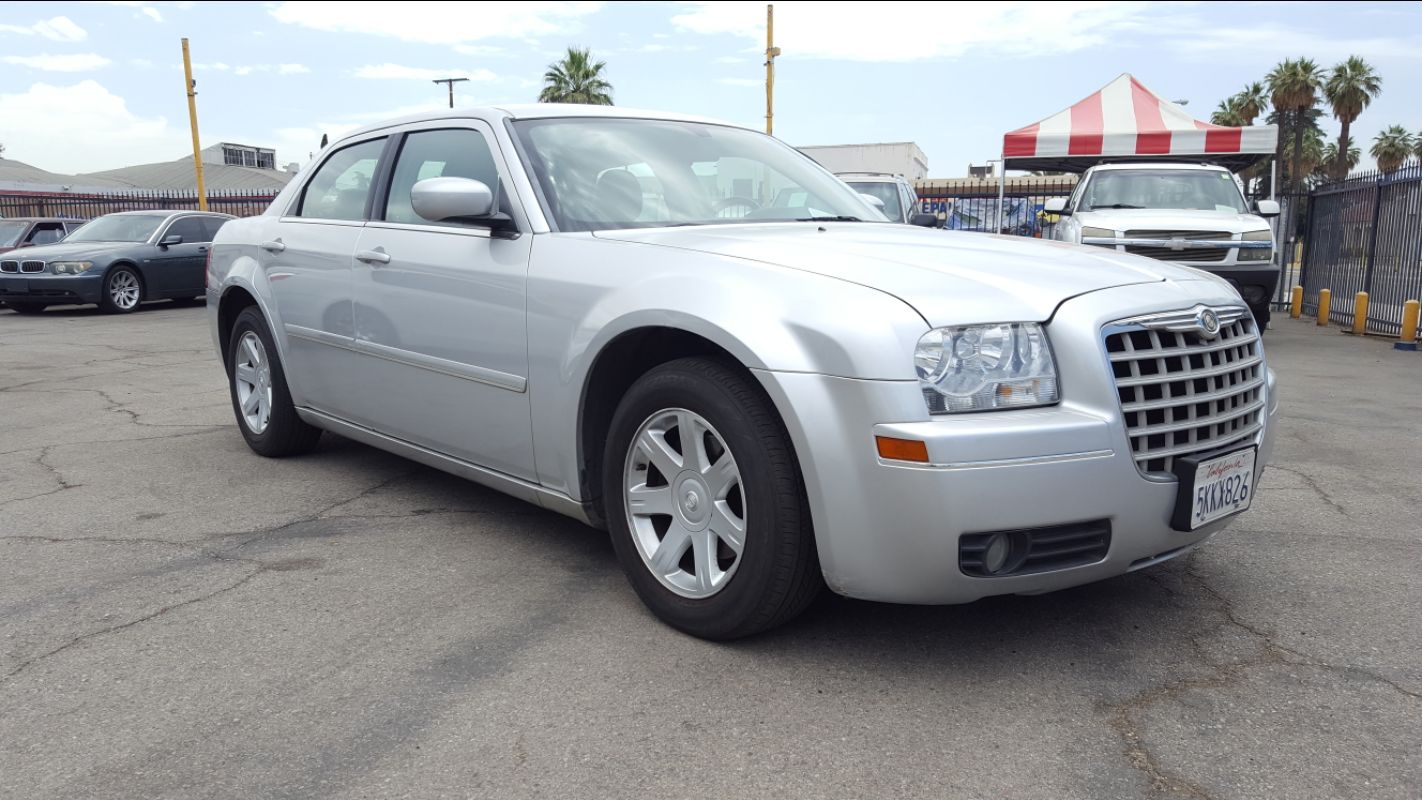 2005 Chrysler 300 **EASY & FAST Financing**