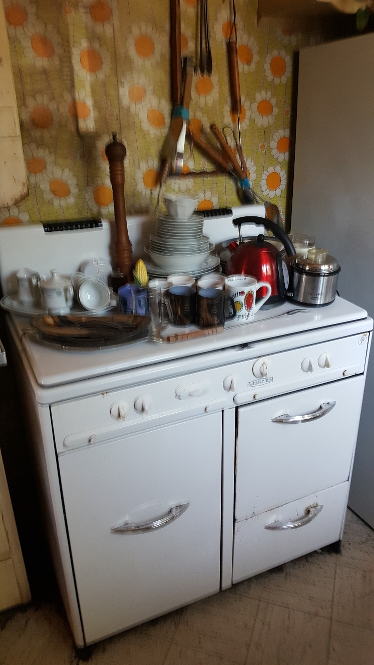 Handy Man ! Jack Of All Trades ! Packed Estate ! Old ! Vintage ! Antiques ! All Must Go !