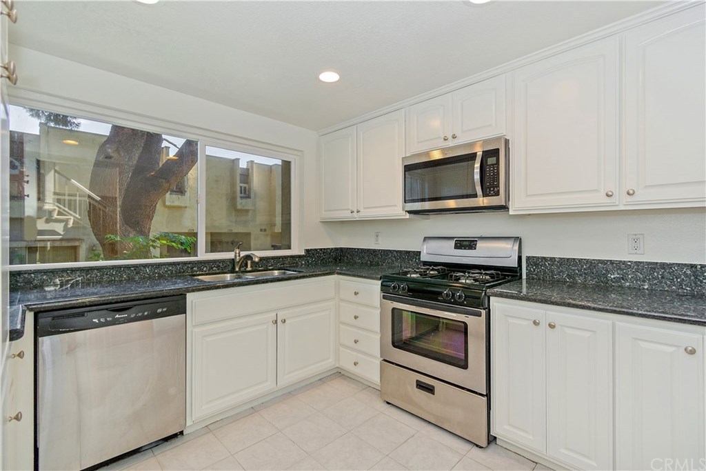 Montebello Room for Rent