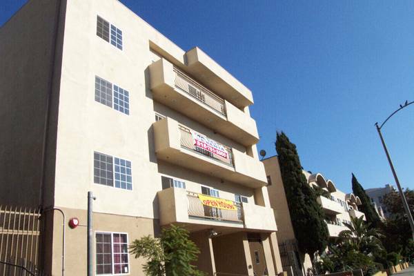 $1695 1b/1b korea town apartment