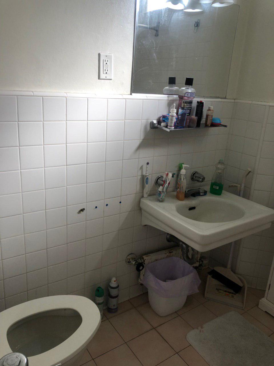 PLACE IN A STUDIO IN KOREATOWN
