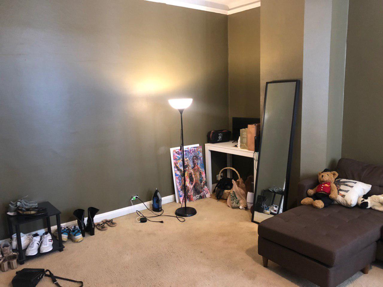 PLACE IN A STUDIO IN KOREATOWN