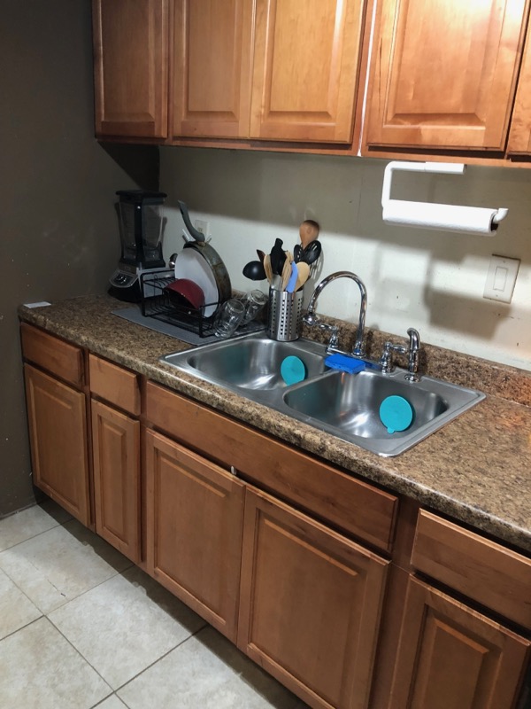 Guest house for rent in sylmar