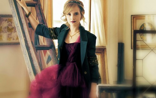 Emma-Watson-Wide-Screen-Wallpapers-05.jpg