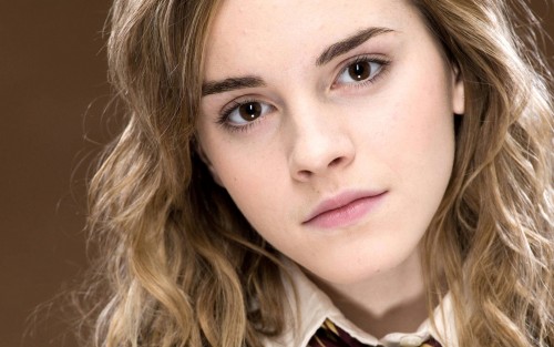Emma-Watson-Wide-Screen-Wallpapers-10.jpg