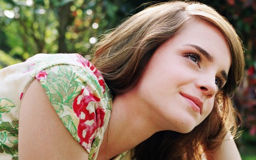 Emma-Watson-Wide-Screen-Wallpapers-60.jpg