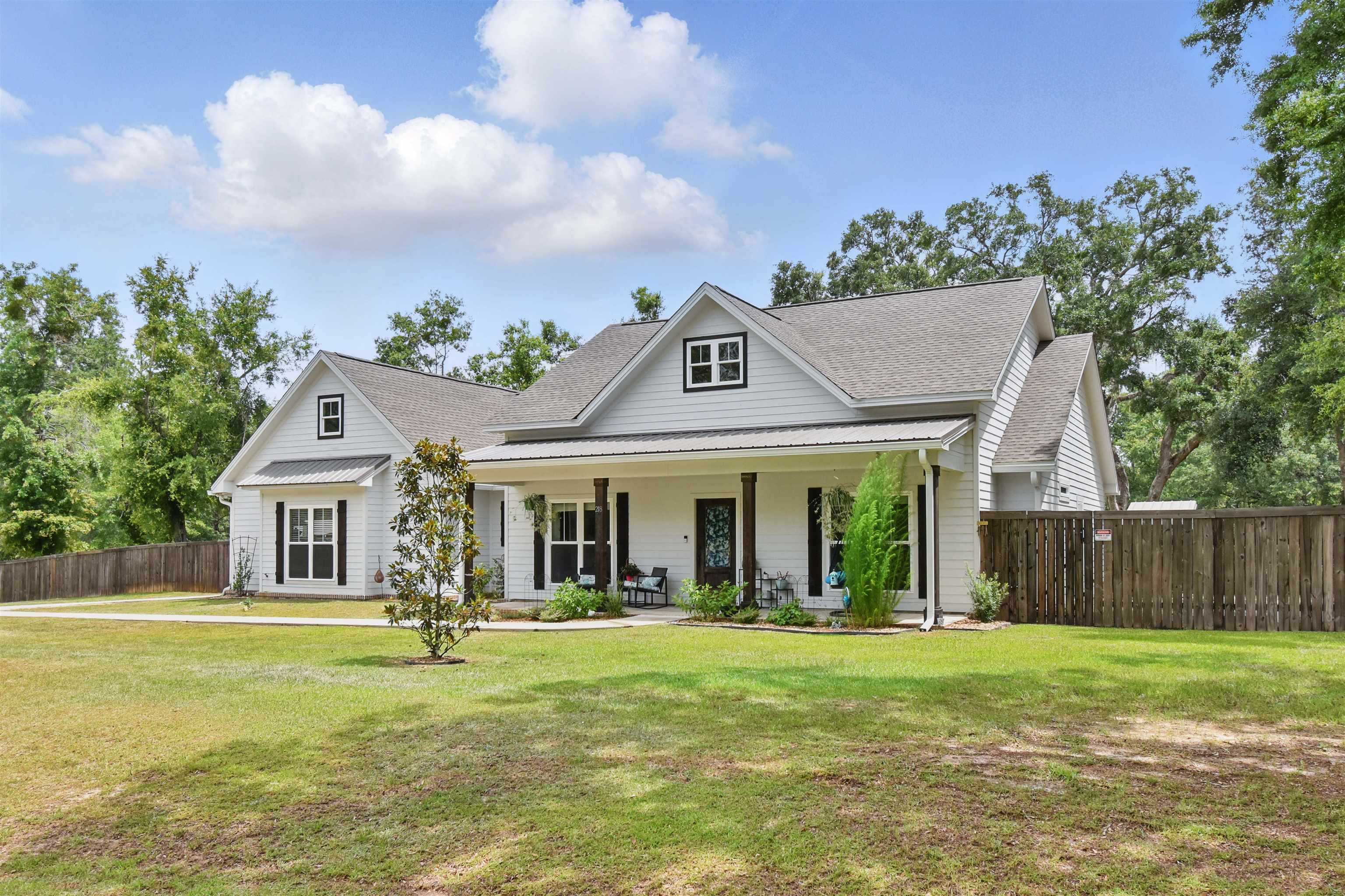 218 Oakwood<br>Pinetta, FL