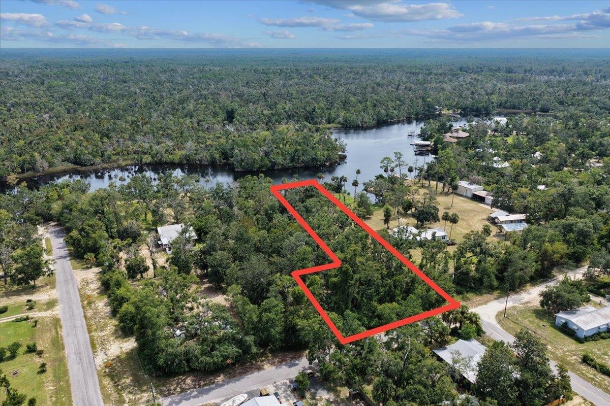 1710  First<br>Steinhatchee, FL