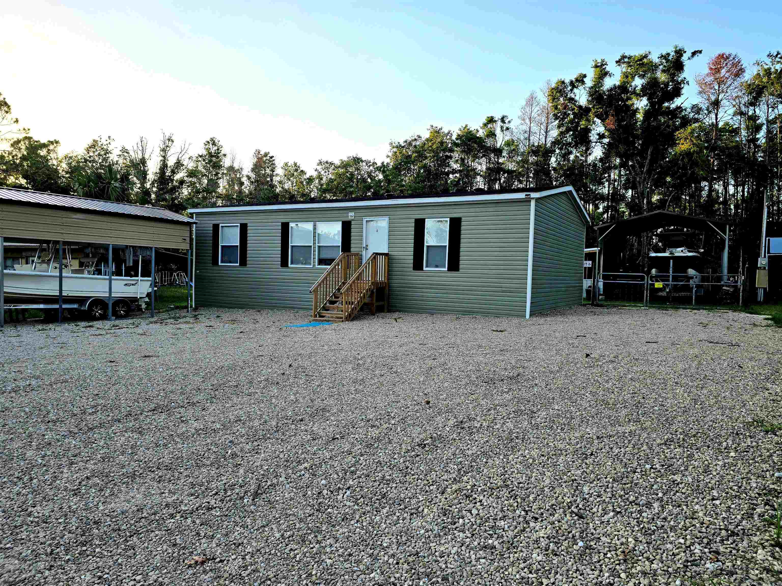 1121  Vaughn<br>Steinhatchee, FL