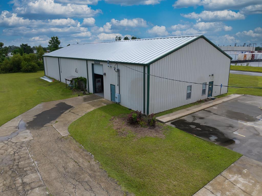 6553 Lakes Industrial Parkway<br>Lake Park, GA