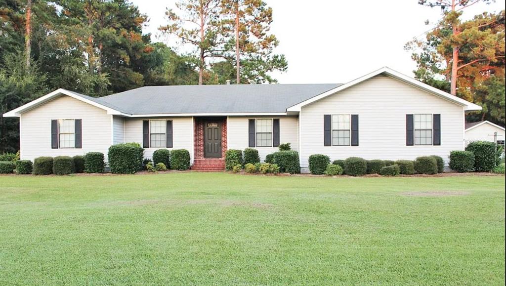 1003 Amelia Street<br>Nashville, GA