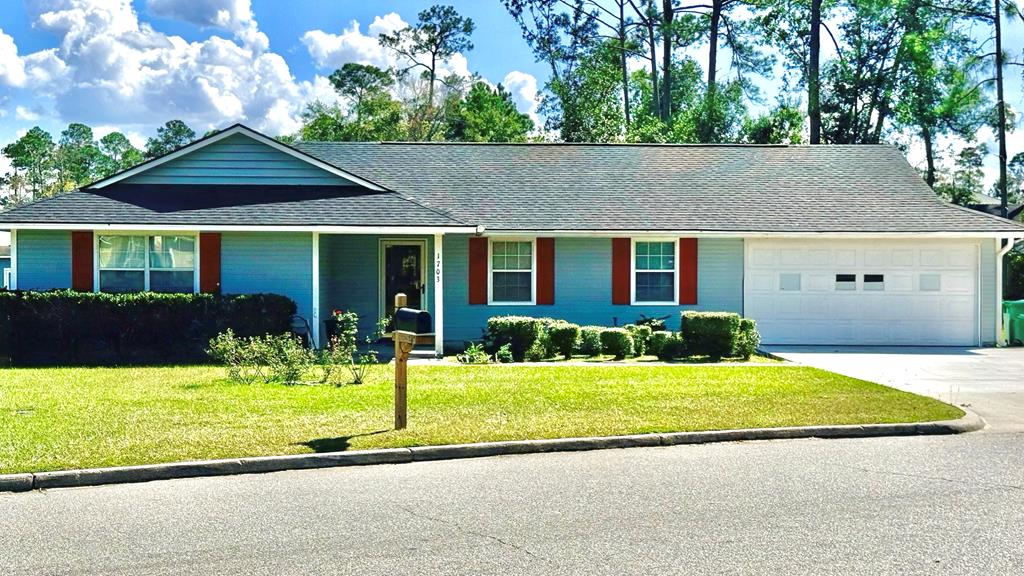 1703  Leone Ave<br>Valdosta, GA