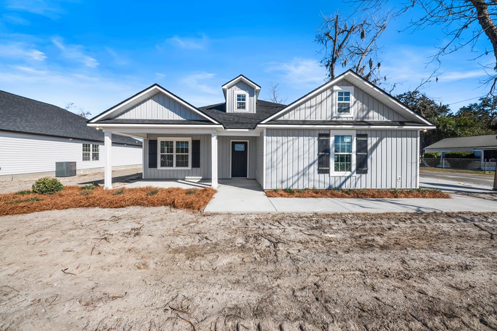 111 S Oak St<br>Lakeland, GA