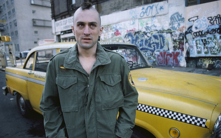 Taxi Driver. Travis Bickle eftir miðja mynd.