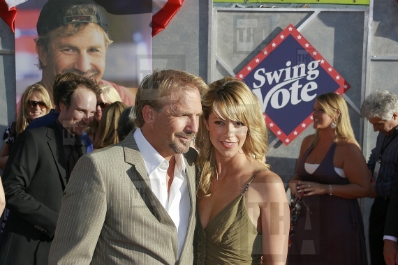 "Swing Vote" Premiere