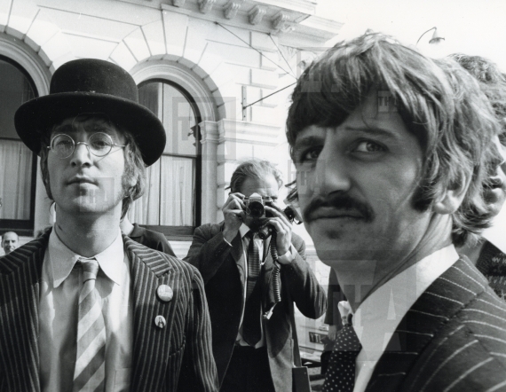 Beatles John Lennon and Ringo Starr