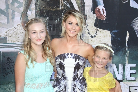 Julianne Hough and Nieces