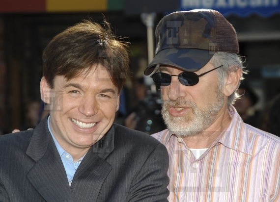 Red Carpet Retro - Mike Myers & Steven Spielberg