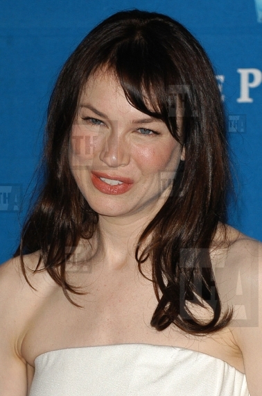 Red Carpet Retro - Renee Zellweger