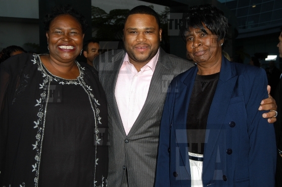 Red Carpet Retro - Anthony Anderson with Mom and Grandma