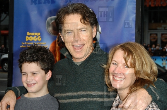 Red Carpet Retro - Bruce Greenwood, Wife Susan and Son
