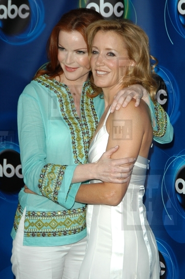 Red Carpet Retro - Marcia Cross and Felicity Huffman