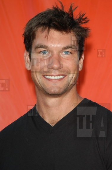 Red Carpet Retro - Jerry O' Connell