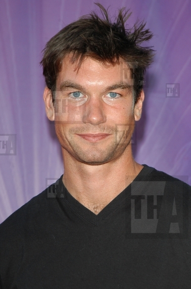 Red Carpet Retro - Jerry O' Connell