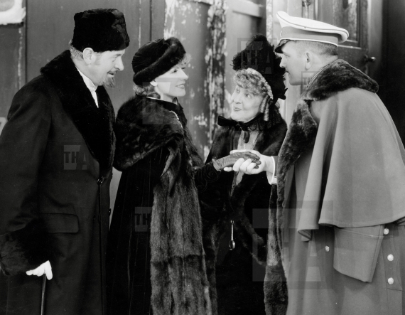 Greta Garbo, Reginald Owen, May Robson, Fredric March.