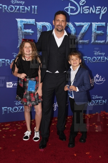 Jeremy Sisto and children