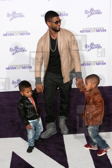 Usher, sons Usher V and Naviyd