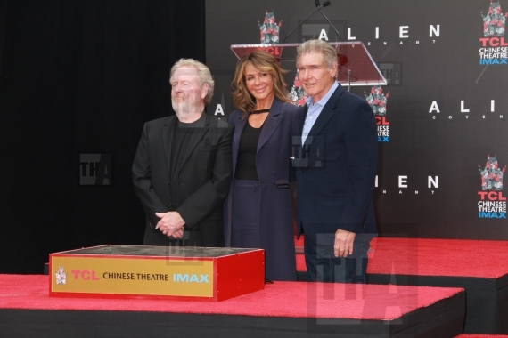 Ridley Scott, Giannina Facio, Harrison Ford 