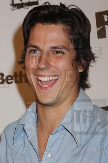 Sean Faris