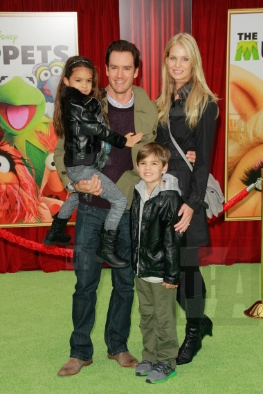 Mark-Paul Gosselaar and Family