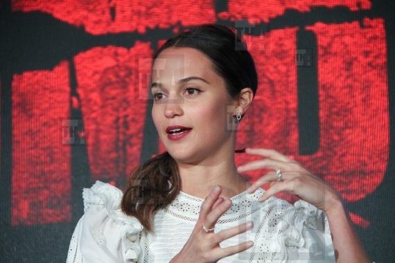 Alicia Vikander 