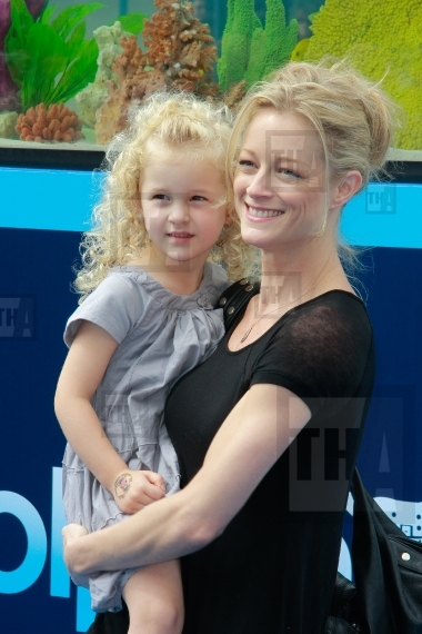 Teri Polo and daughter