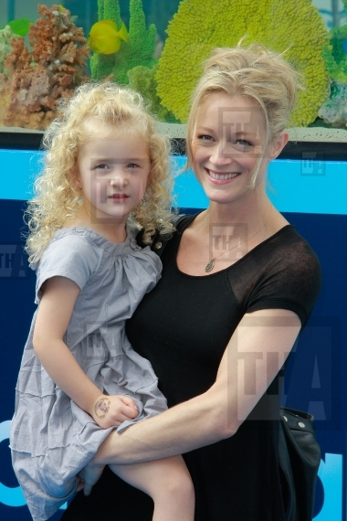 Teri Polo and daughter
