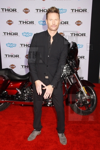 Brian Tyler 
11/04/2013 "Thor: The Dark 