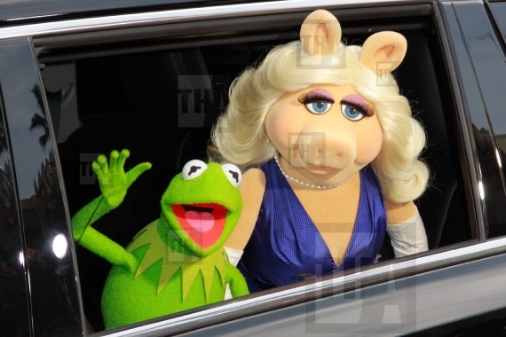 Muppets Kermit and Miss Piggy